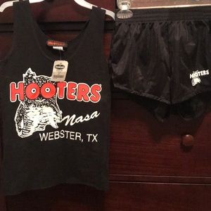 Black Hooters outfit